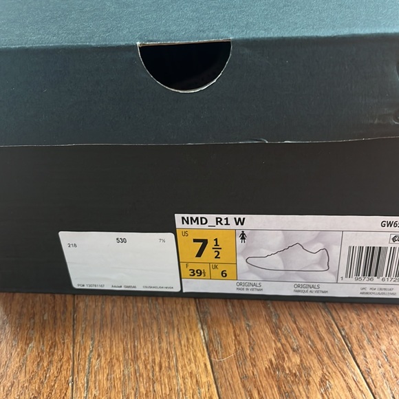 New in box womens adidas nmd - Picture 9 of 11